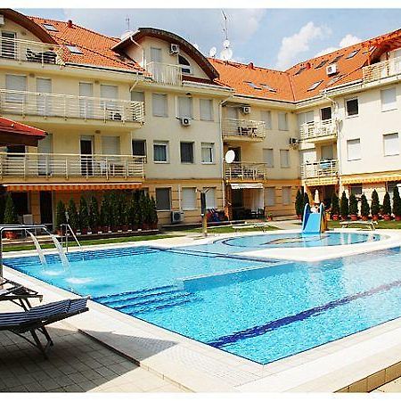 Family Wellness Apartman Hajdúszoboszló Kültér fotó